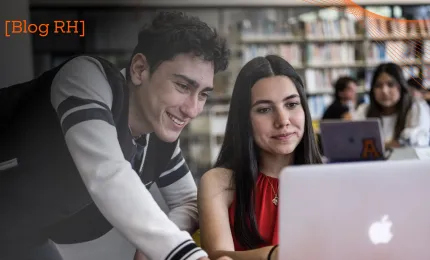 estudiantes de la anahuac realizando su curriculum