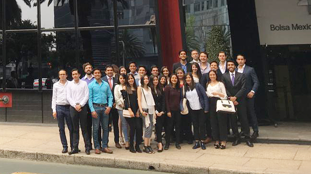 Alumnos de Actuaría, en la Bolsa Mexicana de Valores