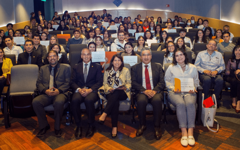 Entrega de certificaciones a alumnos de Responsabilidad Social y Sustentabilidad
