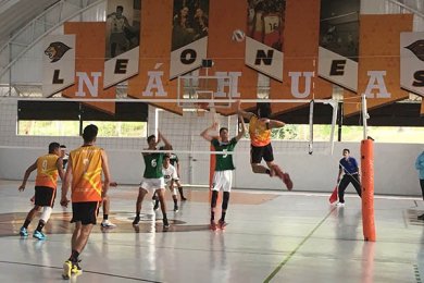 Leones triunfan en Regional de Voleibol